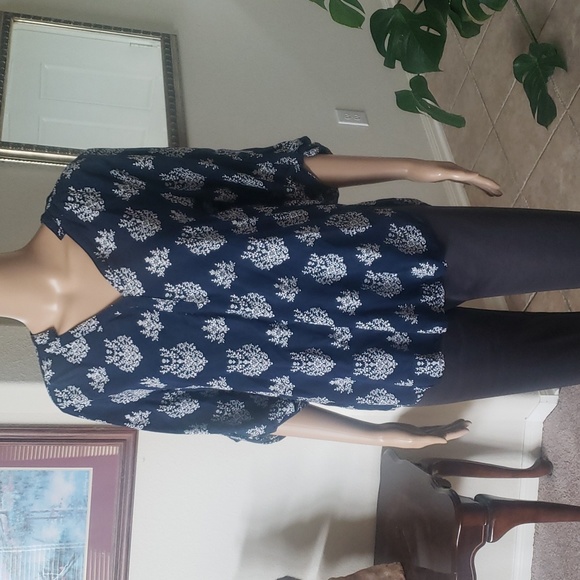 fun 2 fun Tops - Fun2Fun m flowy vneck button tab quarter sleeve rayon blouse